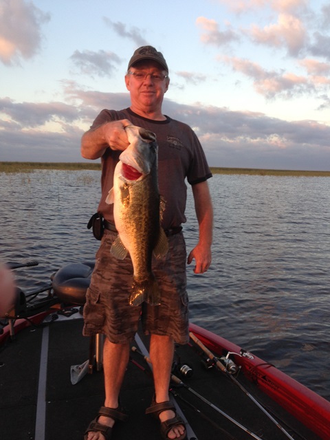 https://www.okeechobeebassfishingguide.com/wp-content/uploads/2012/07/Ben-Carroll-032213.jpg